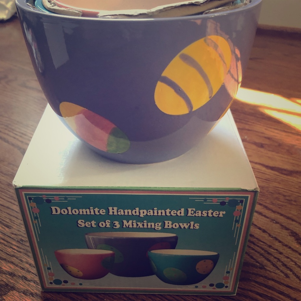 NIB set of 3 ceramic bowls for Easter